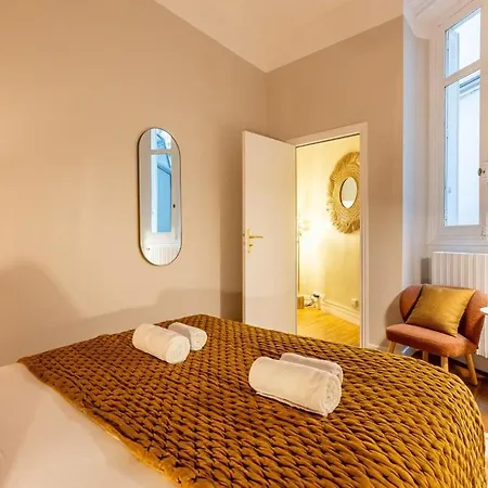 Appartamento Amazing 3bedrooms Champs Elysées#ac Parigi